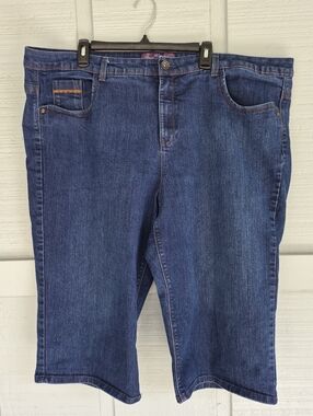24W Dark Blue Women's Denim Bermuda Jean Shorts Gloria Vanderbuilt Classic